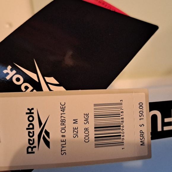 New sherpa Reebok jacket with hood/ color sage / with tags - Picture 9 of 9